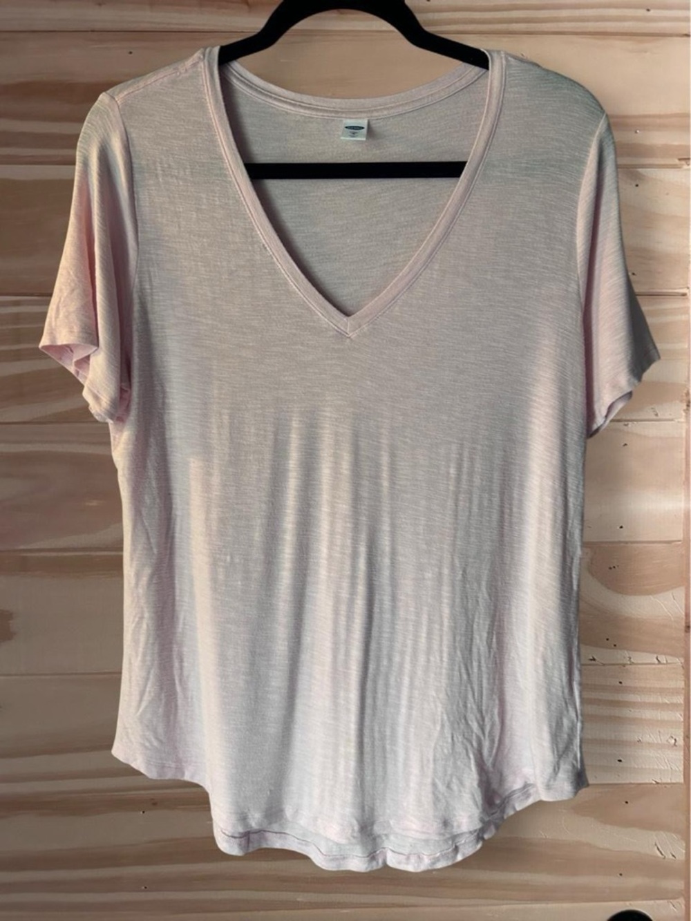 Old Navy Luxe V-Neck T-Shirt  pink Size M